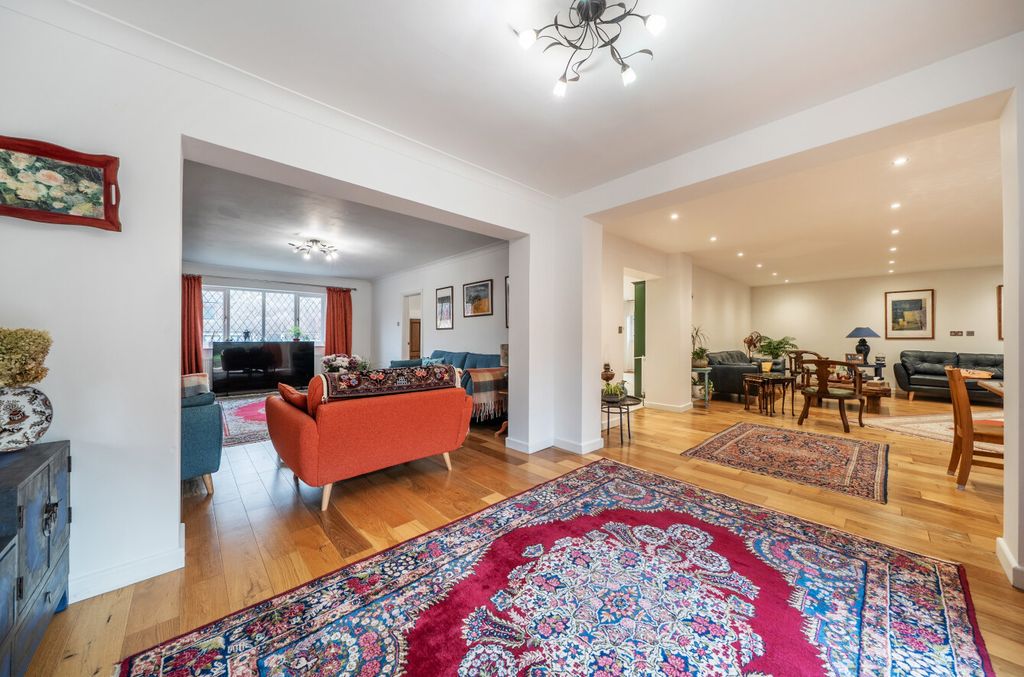 Property photo 3 of 27 1421261-11-69A8B8...