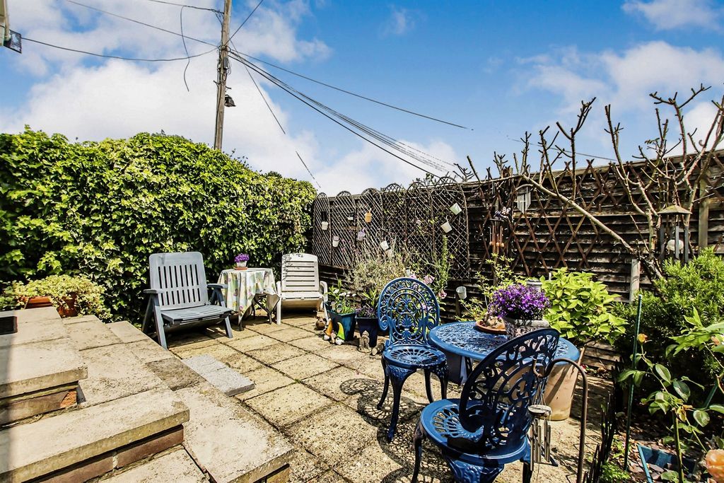 Property photo 2 of 14