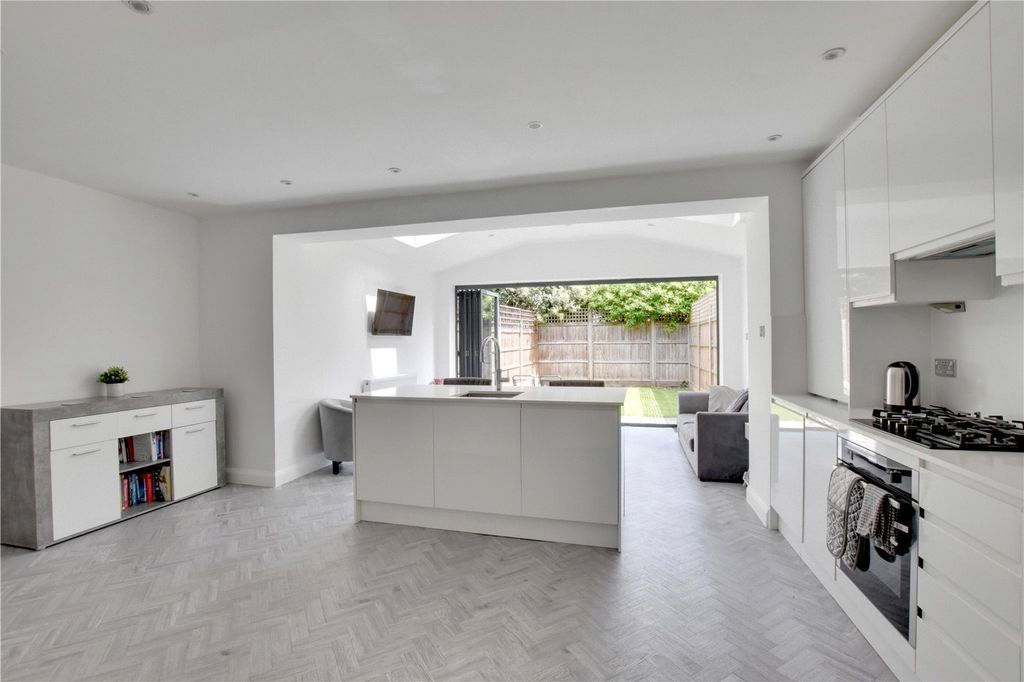 Property photo 2 of 23 Picture No. 06