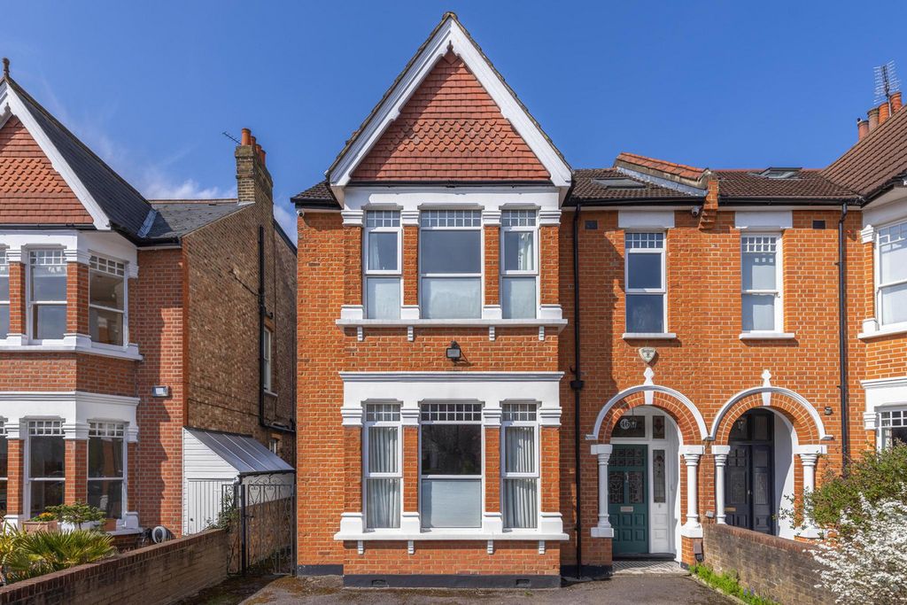 Property photo 1 of 18