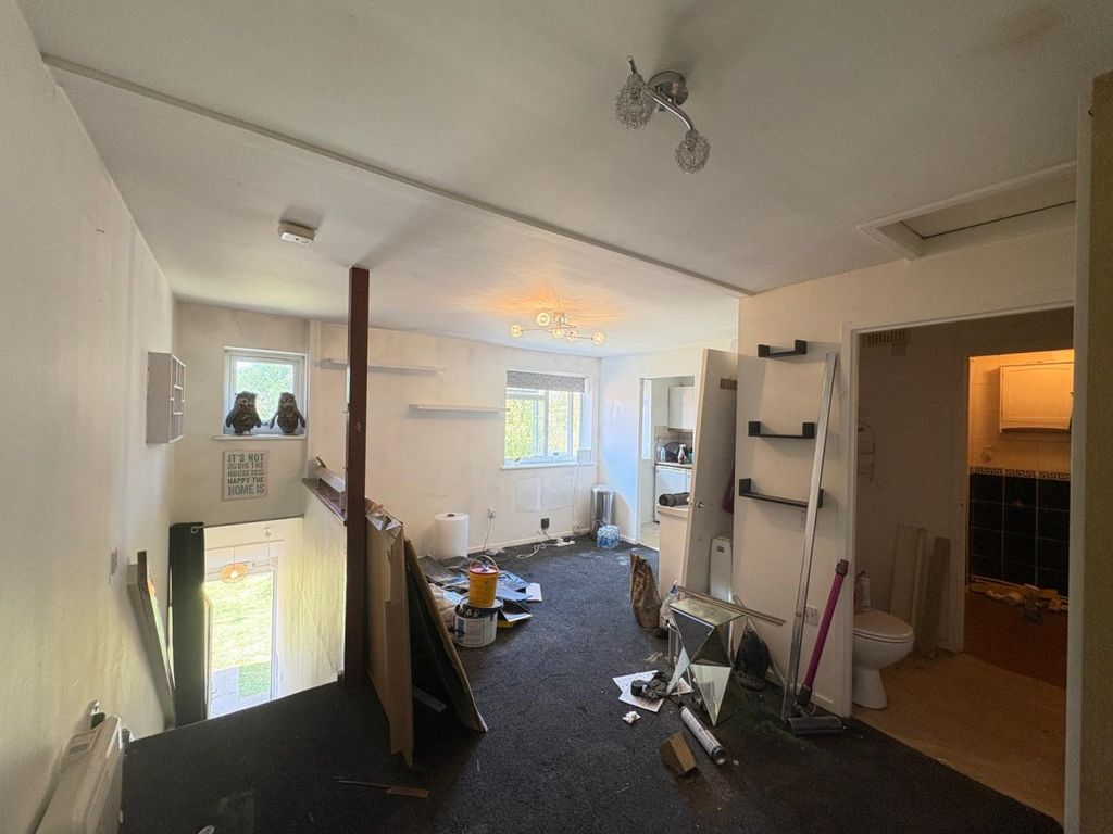 Property photo 3 of 9