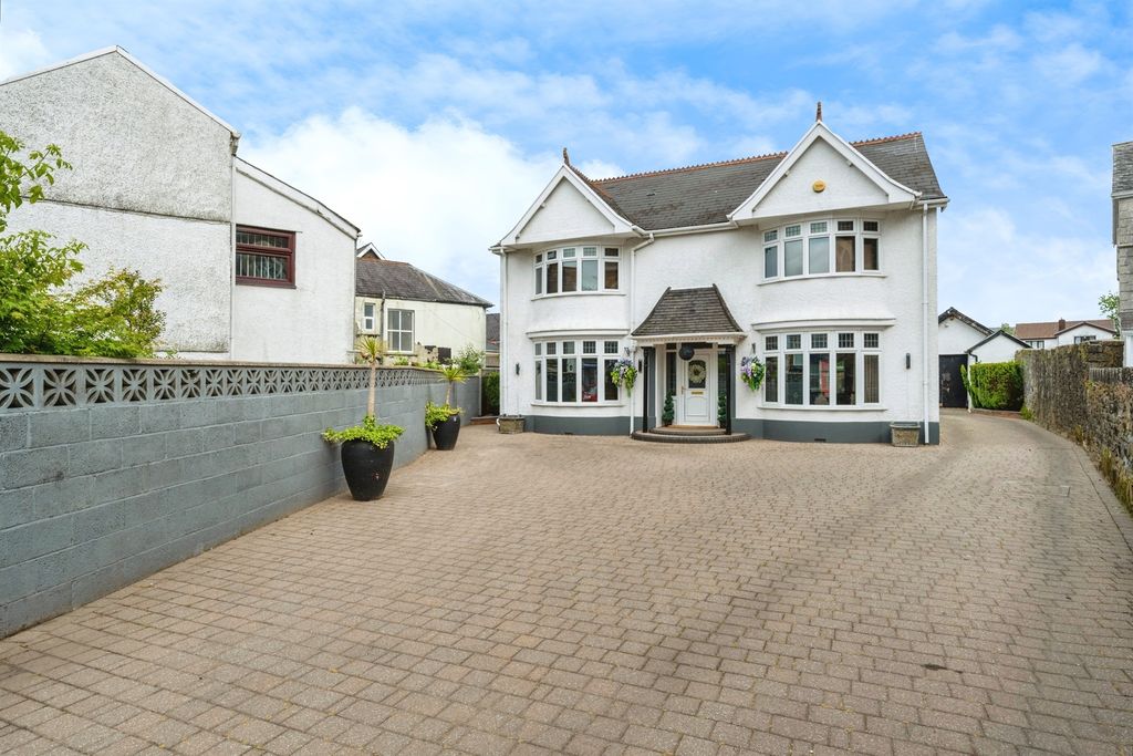 Property photo 1 of 34