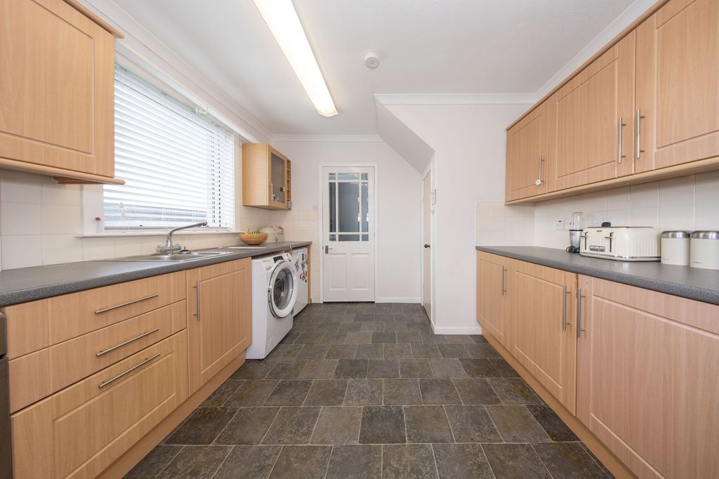 Property photo 3 of 26 Kitchen