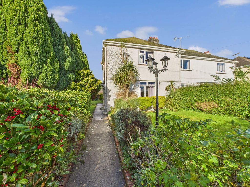 Property photo 2 of 23