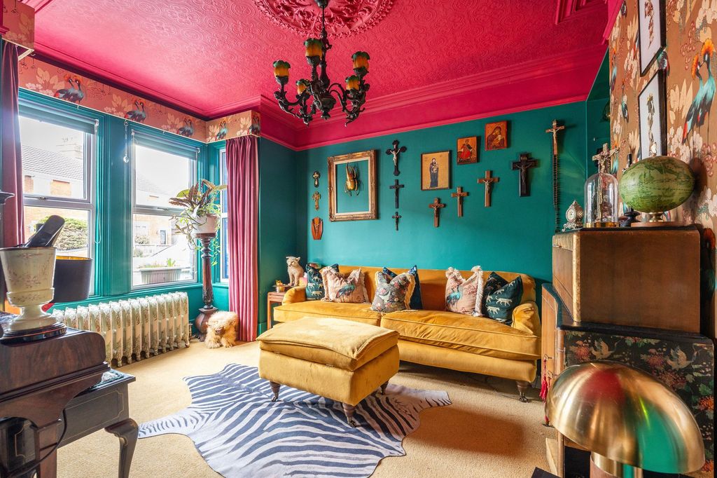 Property photo 2 of 18