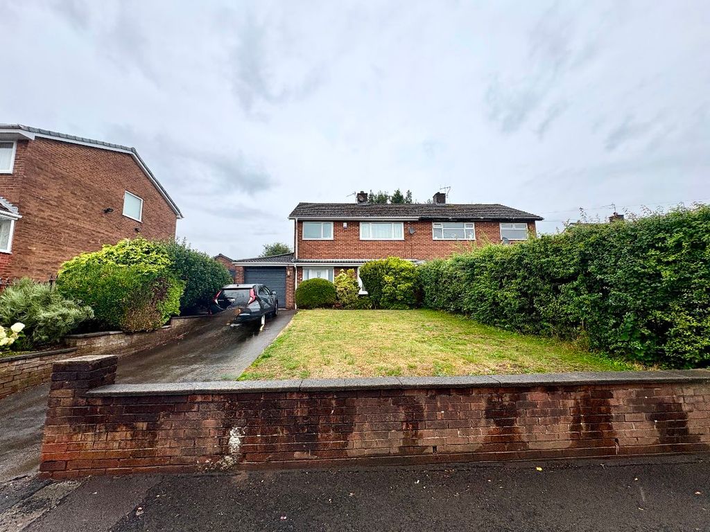Property photo 1 of 28
