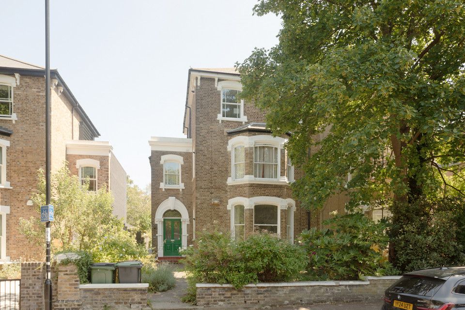 Property photo 1 of 18