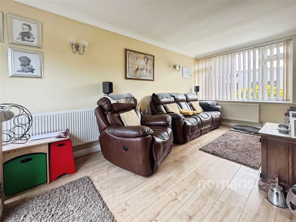 Property photo 3 of 12 Picture No. 05