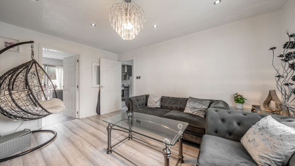 Property photo 3 of 13