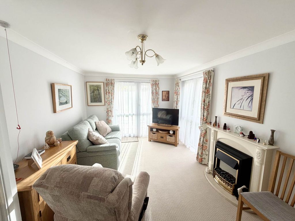 Property photo 2 of 11