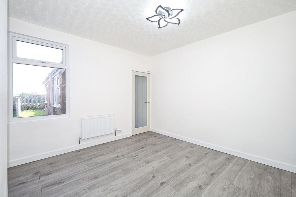 Property photo 2 of 13 Pbox-Img.Jpg