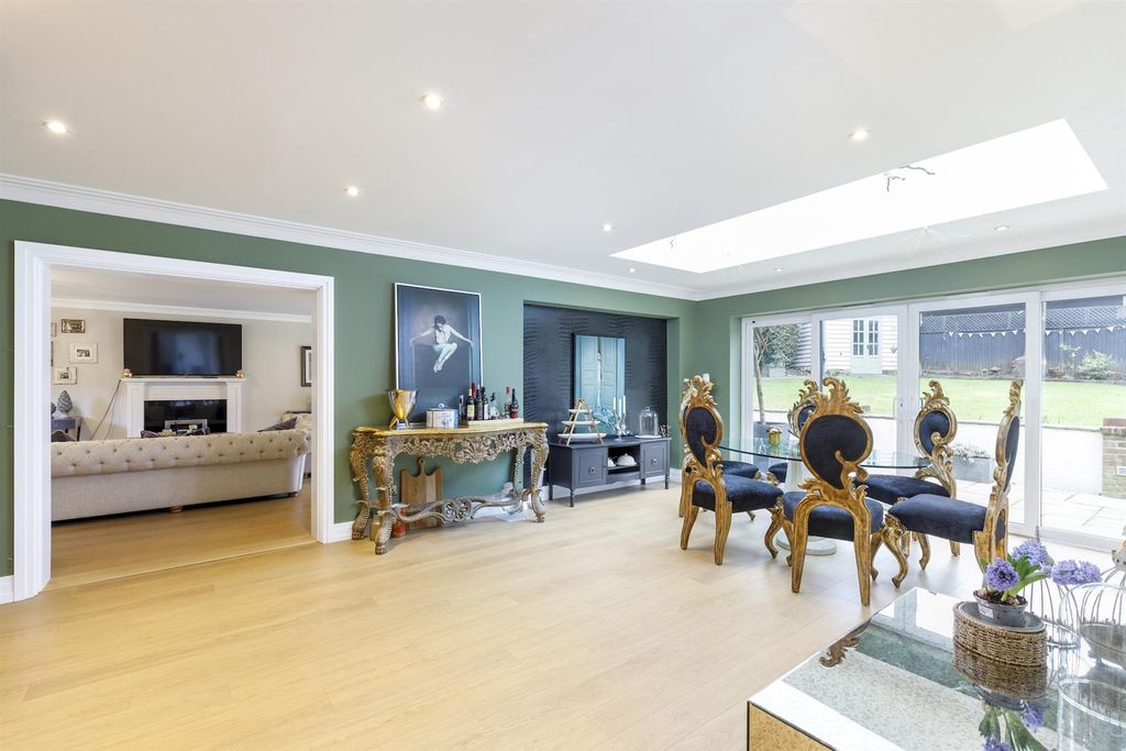 Property photo 2 of 29 Fistral_Smallfiles_7.Jpg