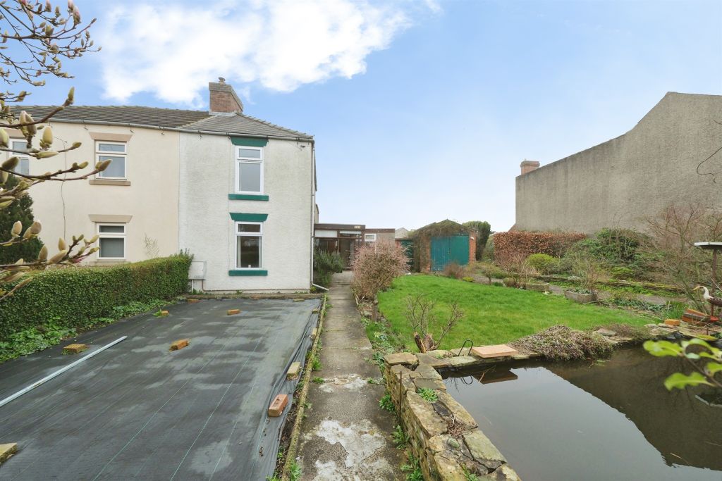 Property photo 2 of 28