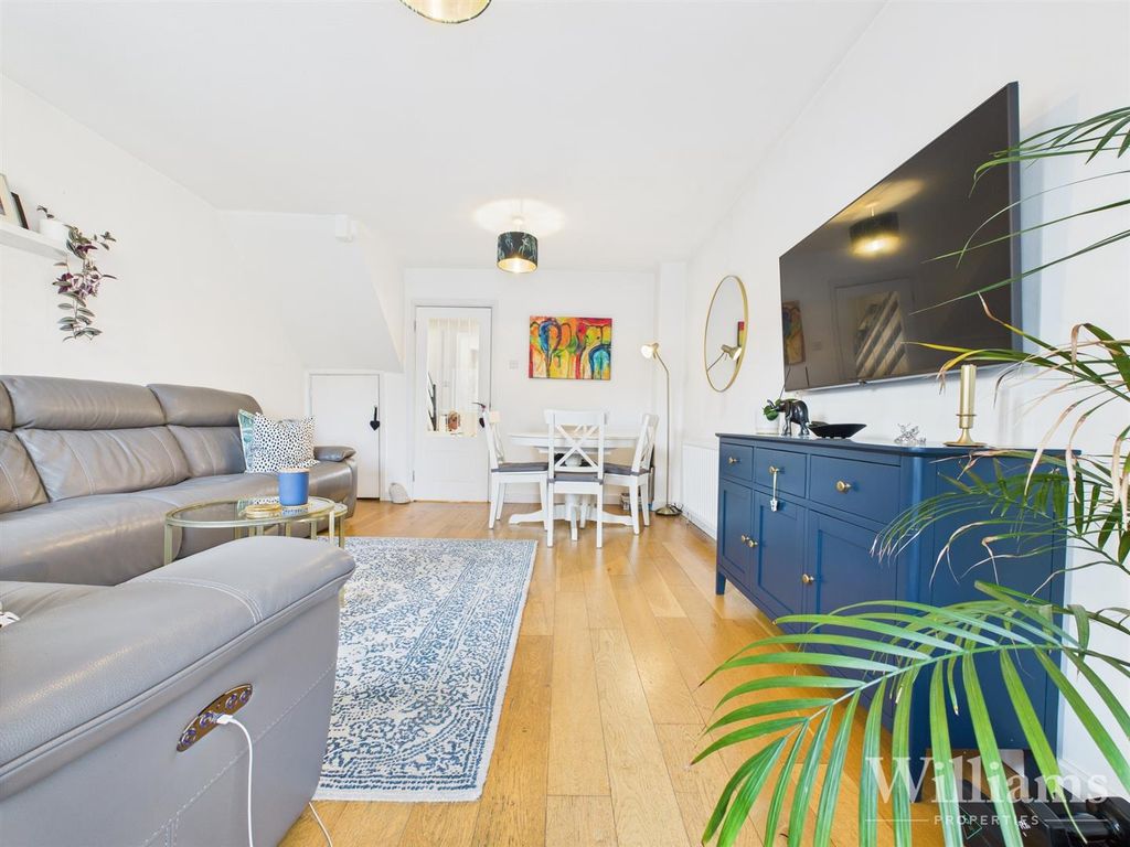 Property photo 2 of 14 Cam02861G0-Pr0463-Still028.Jpg
