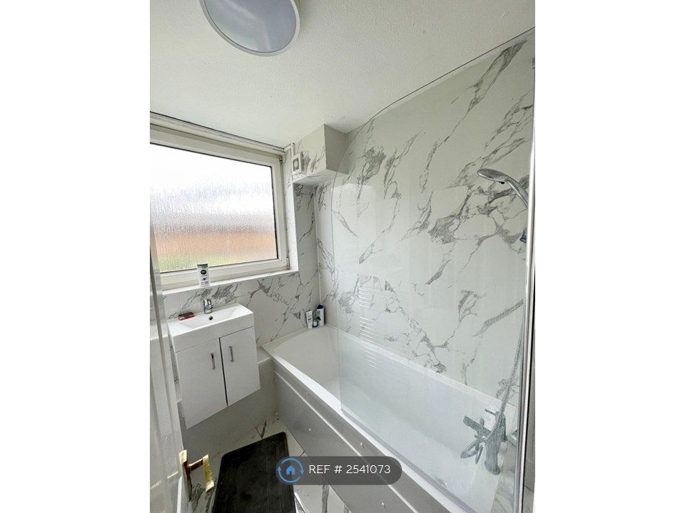 Property photo 2 of 26
