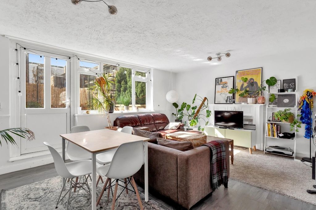 Property photo 1 of 12 Vwgy6K8CI0Ek1i2D2Fbtra.Jpg