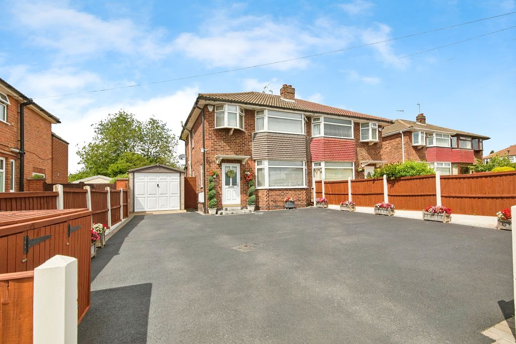 Property photo 1 of 17 Front