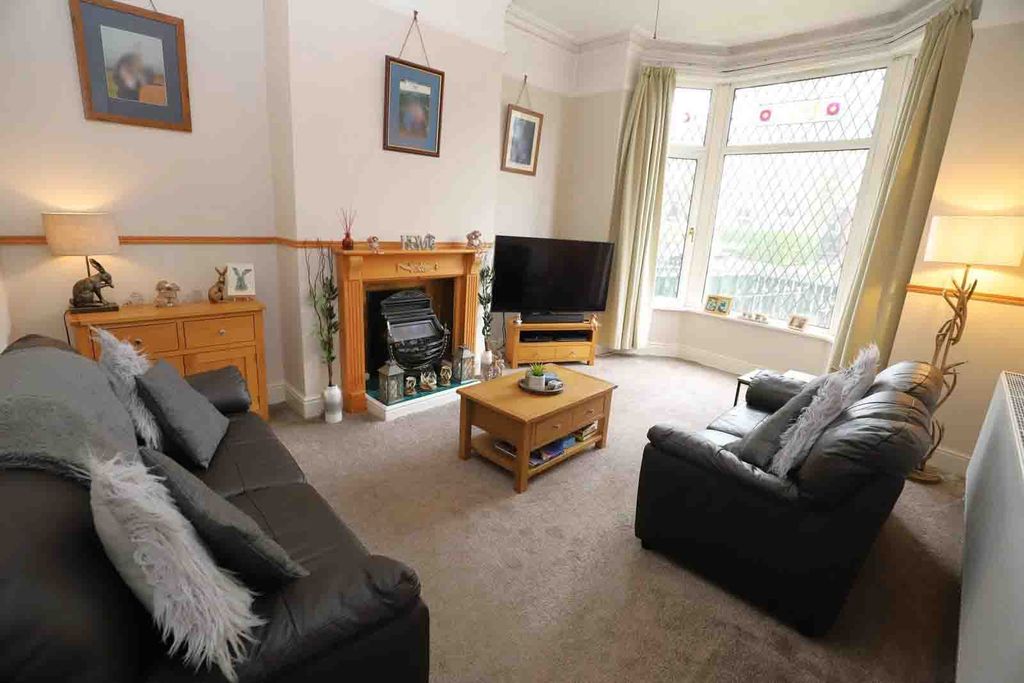 Property photo 2 of 29