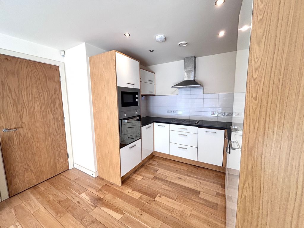 Property photo 2 of 8 Kitchen