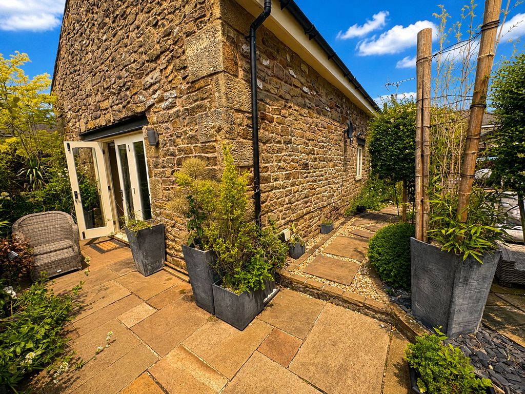 Property photo 2 of 25 Picture No. 40