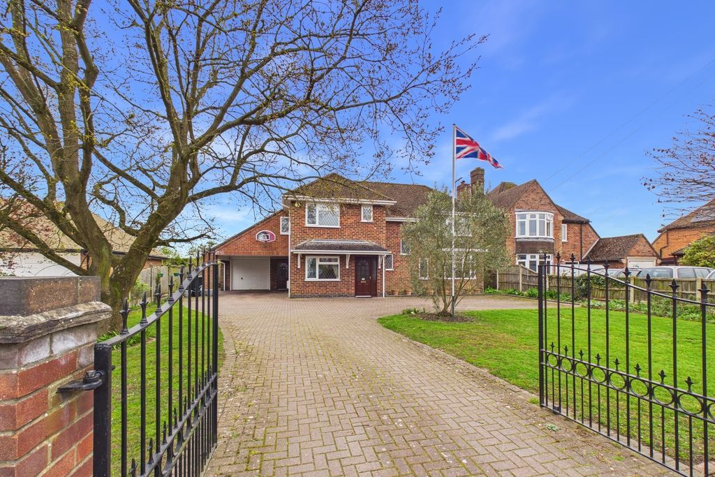 Property photo 1 of 43