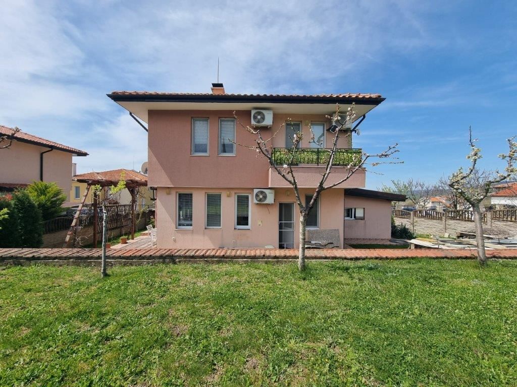 Property photo 1 of 50