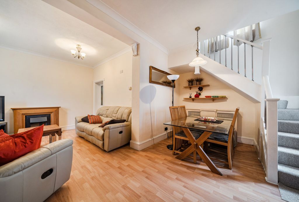 Property photo 3 of 8 1415312-4-6998A1c...