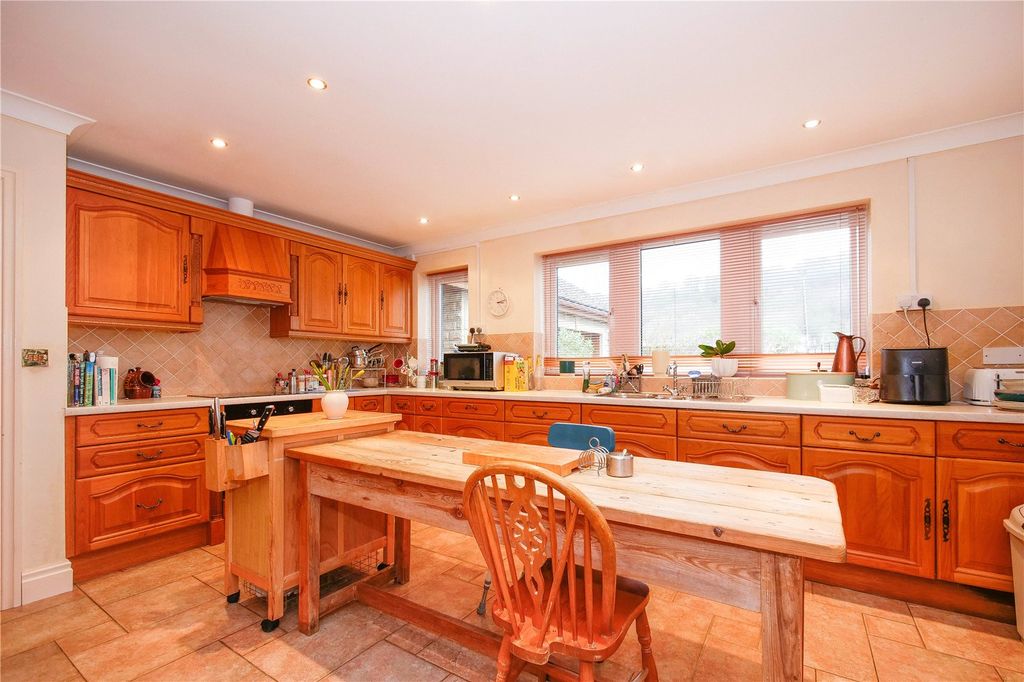 Property photo 3 of 23 Picture No. 24