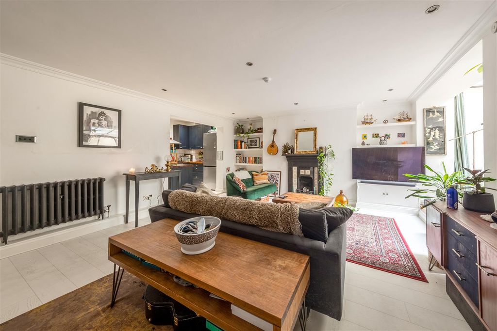 Property photo 2 of 23 6, 7 Lansdowne Place-8.Jpg