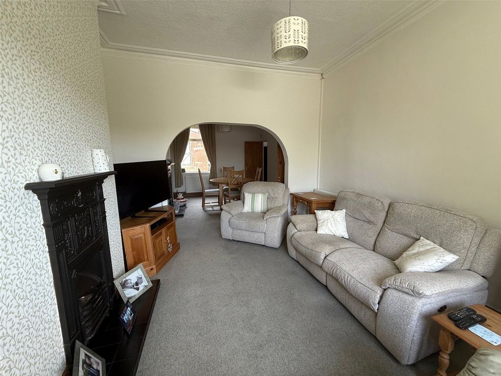 Property photo 2 of 19 Picture No. 26