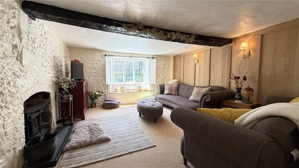 Property photo 2 of 9 Sitting Room