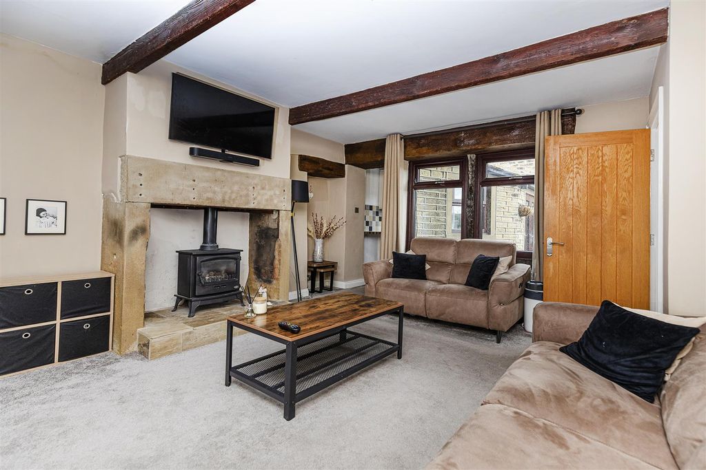 Property photo 3 of 25 Living Room