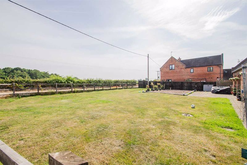 Property photo 2 of 26 Photo 23
