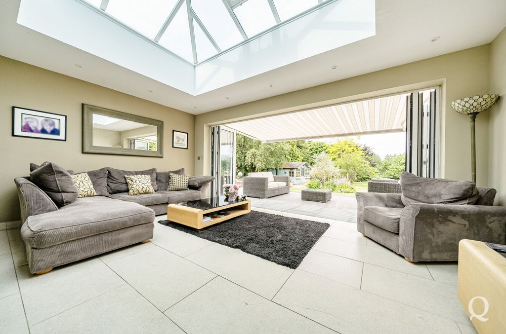 Property photo 3 of 36 2A1151Bb-8B28-4Ef...