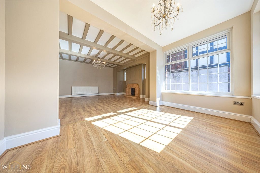 Property photo 3 of 41 Picture No. 02