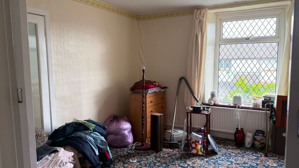 Property photo 3 of 28