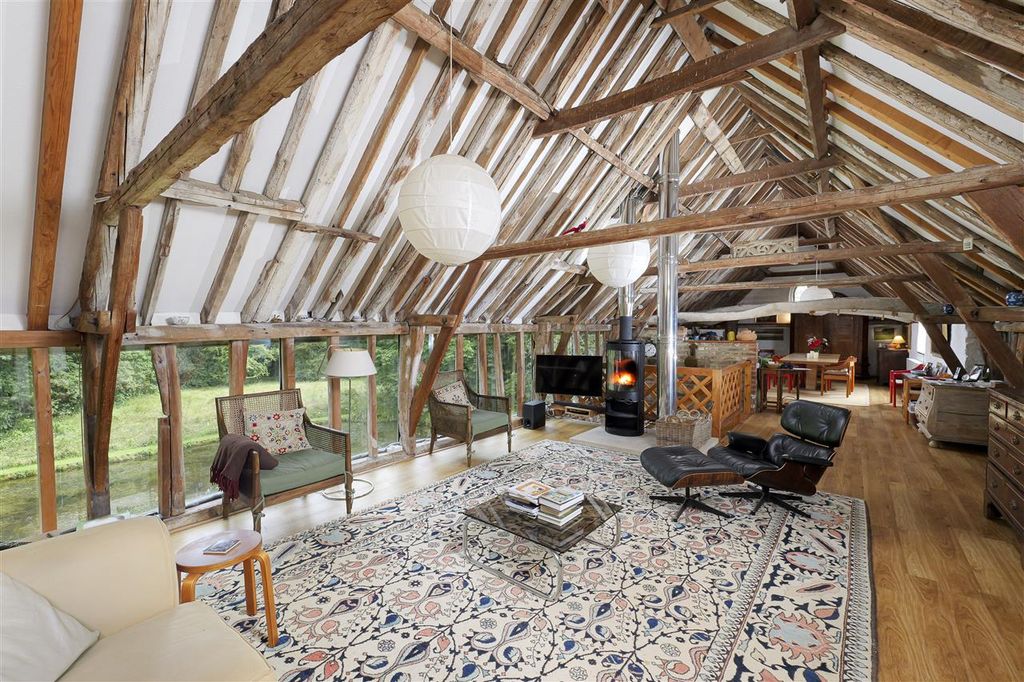 Property photo 3 of 33