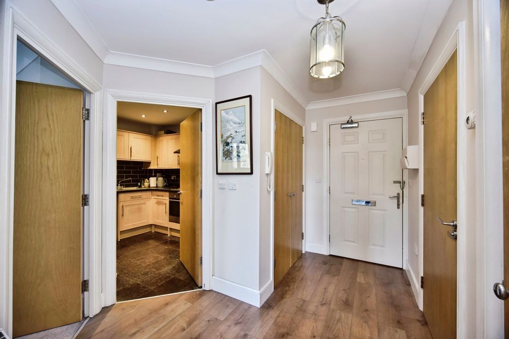 Property photo 3 of 9 Hallway