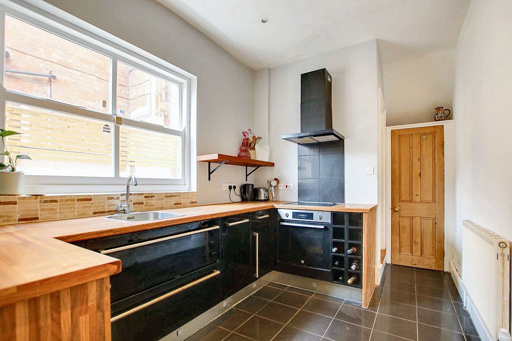 Property photo 3 of 31