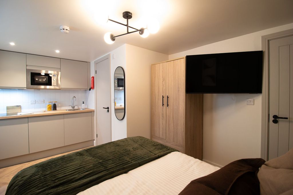 Property photo 1 of 13 Room 1