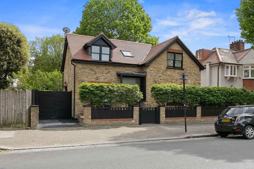 Property photo 2 of 9