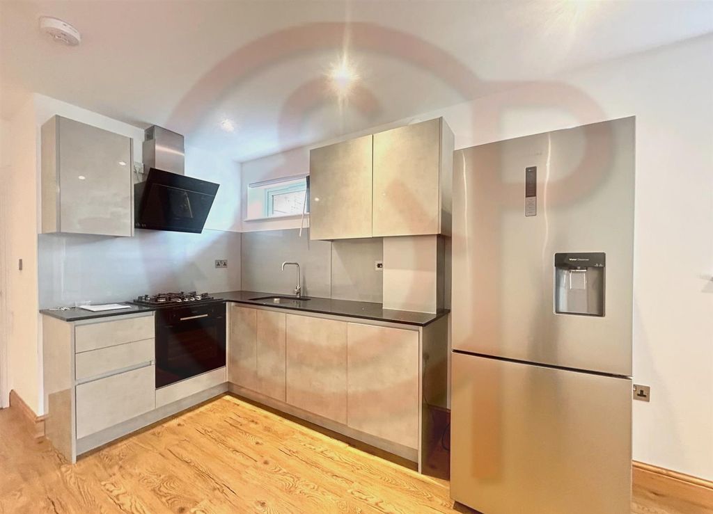 Property photo 3 of 10 Kitchen.Jpg