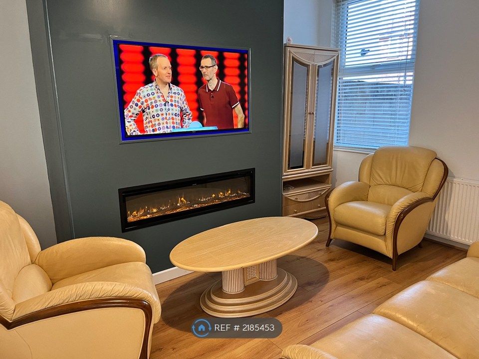 Property photo 2 of 20