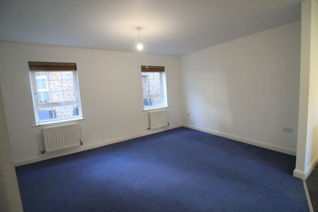 Property photo 3 of 6 Living Room.Jpg