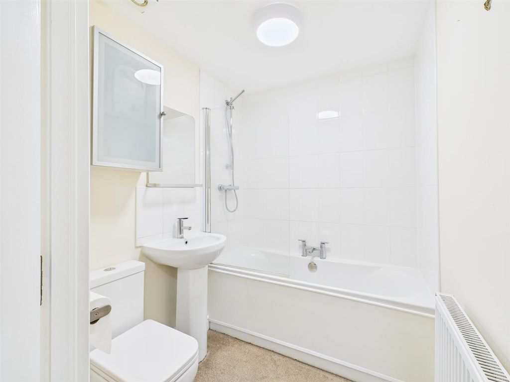 Property photo 3 of 12 Cam01931G0-Pr0304-Still025.Jpg