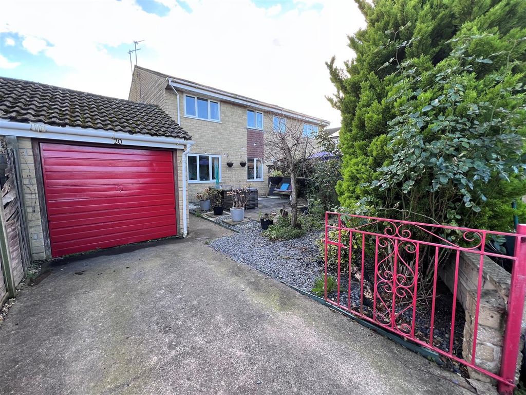 Property photo 1 of 14 Garage 4.Jpg