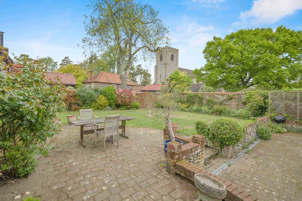 Property photo 2 of 19