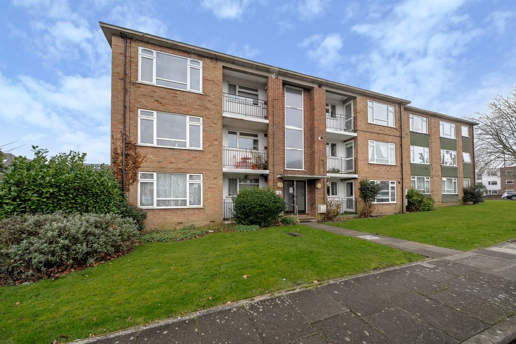 Property photo 1 of 12