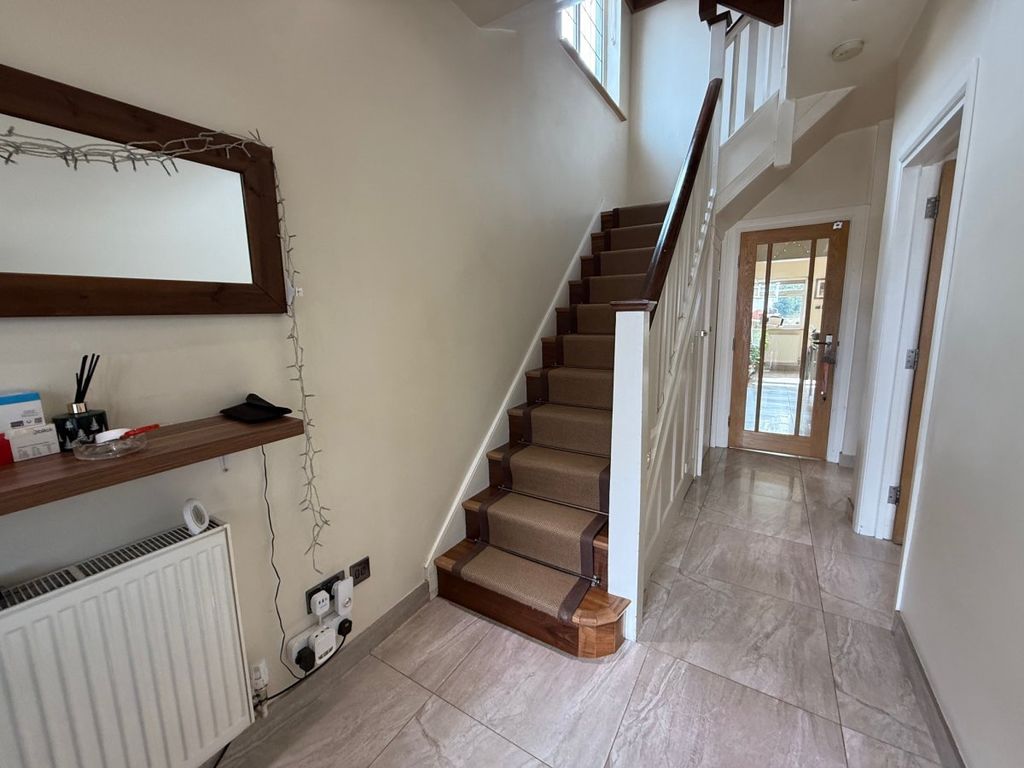 Property photo 2 of 29
