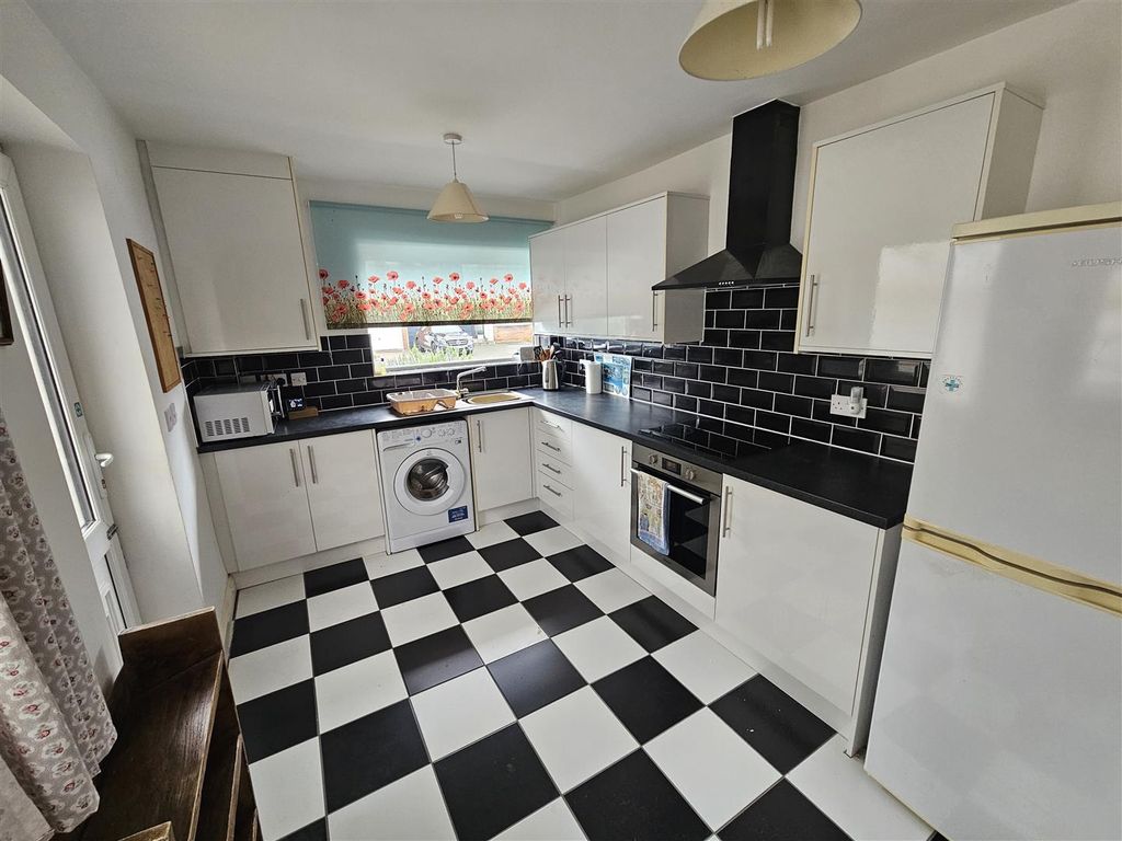 Property photo 2 of 7 Kitchen.Jpg